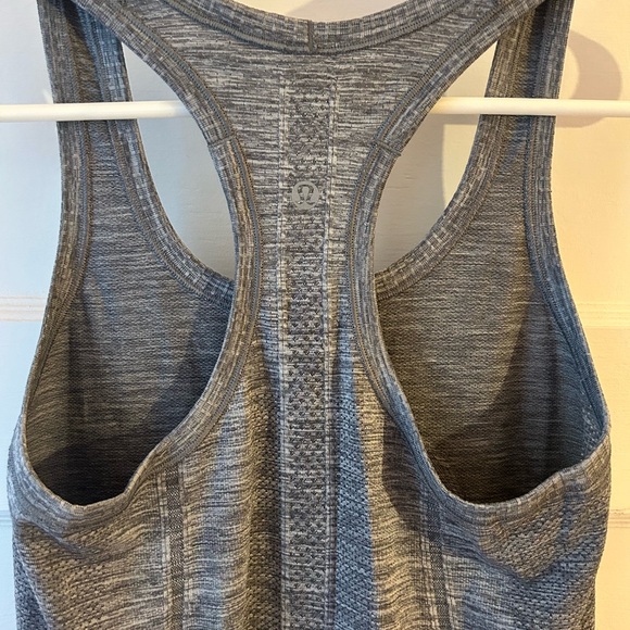 Lululemon grey and back tank top - Picture 4 of 6